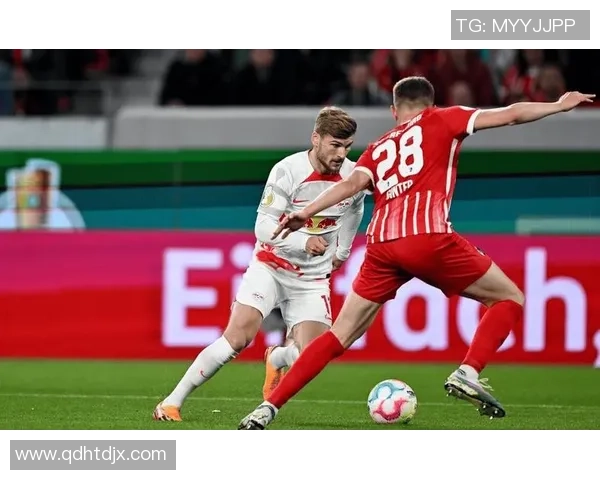 大头说足球：解析比赛背后的战术与球员心理的深度探讨