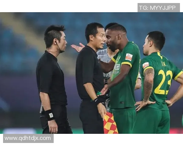 足球背后的黑暗交易与腐败现象揭示了这项运动的脏乱与不公